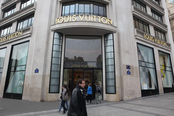 Louis vuitton sklep na Polach Elizejskich w Paryżu, Francja — Zdjęcie stockowe