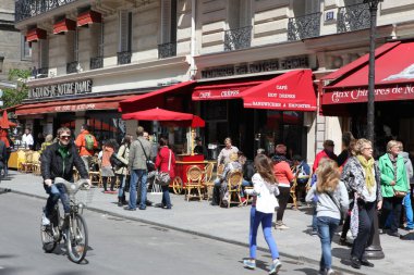 Görünümü tipik paris Cafe