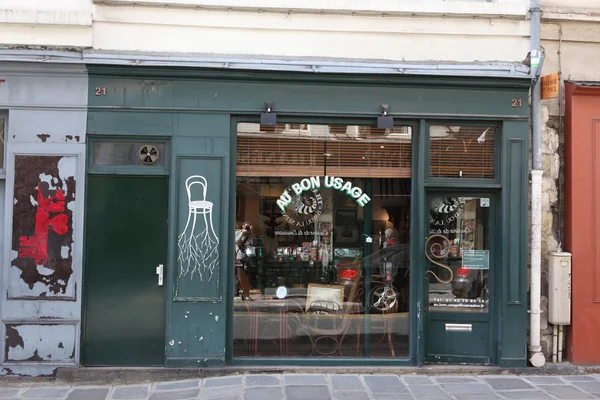 Shopfront dans un Paris — Photo