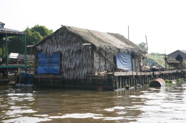 yoksulluk içinde tonle sap