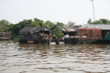 yoksulluk içinde tonle sap