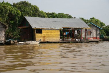 yoksulluk içinde tonle sap