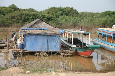 yoksulluk içinde tonle sap