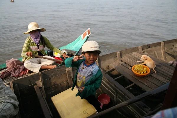 Fattigdom i tonle sap — Stockfoto