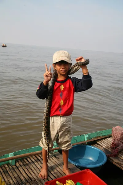 Fattigdom i tonle sap — Stockfoto