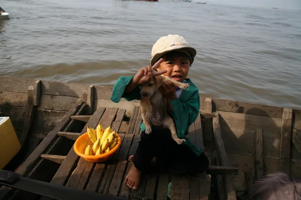 Ubóstwa w tonle sap — Zdjęcie stockowe