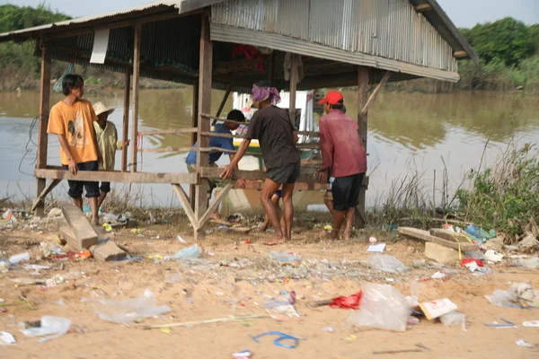 Fattigdom i tonle sap — Stockfoto