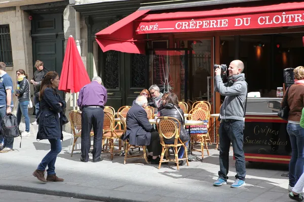 Vista de la típica cafetería de París — Foto de Stock