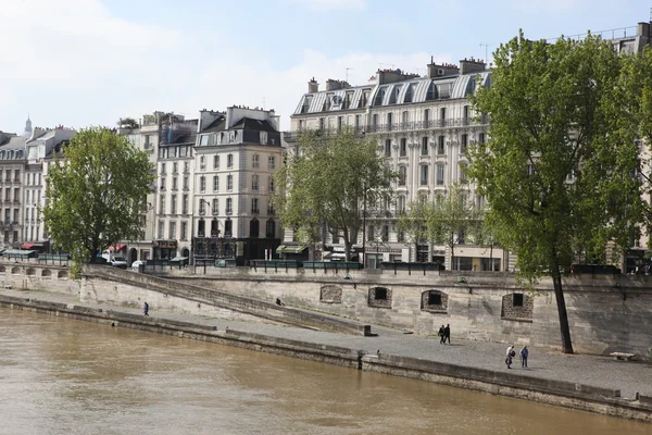 Париж, река Сена — стоковое фото