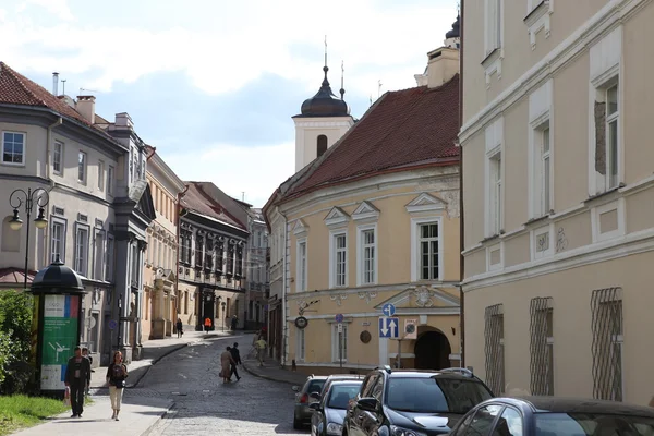 Вулицею міста Вільнюс — стокове фото