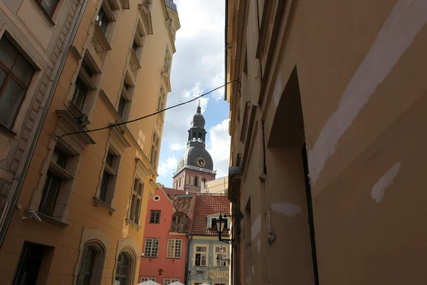 Budovy ve starém městě v Rize, Lotyšsko — Stock fotografie