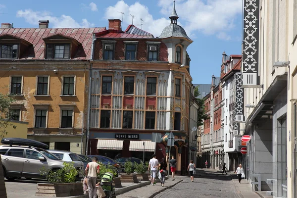 Restaurantes al aire libre en Riga, Latvia . — Foto de Stock