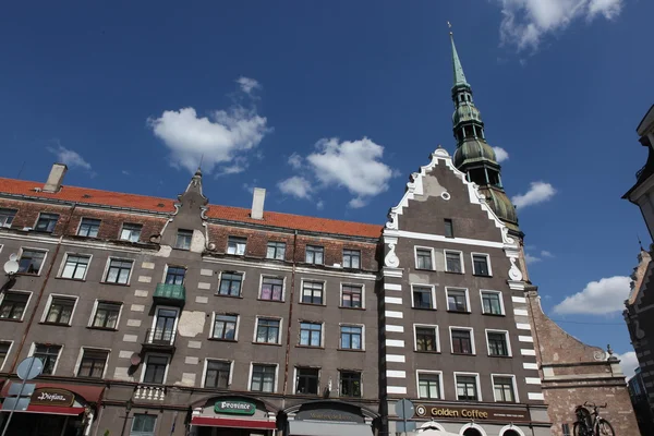 Medieval buildings at the center of old Riga — Stock Photo, Image