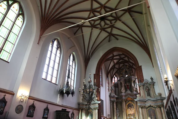 在维尔纽斯的圣安娜教堂的内部 — 图库照片
