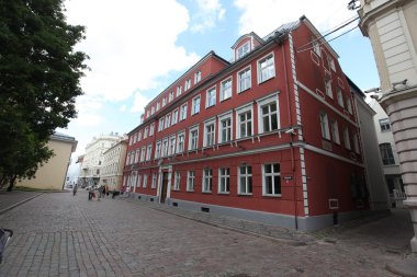 binalar, riga