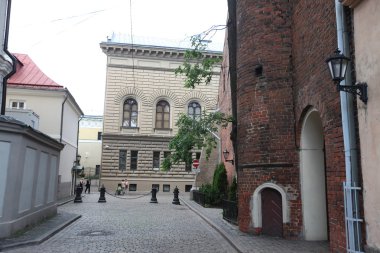 binalar, riga
