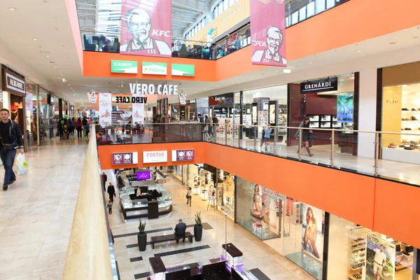 Köpcentrum i vilnius — Stockfoto