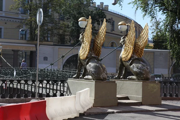 Brücke am Griboedov-Kanal — Stockfoto