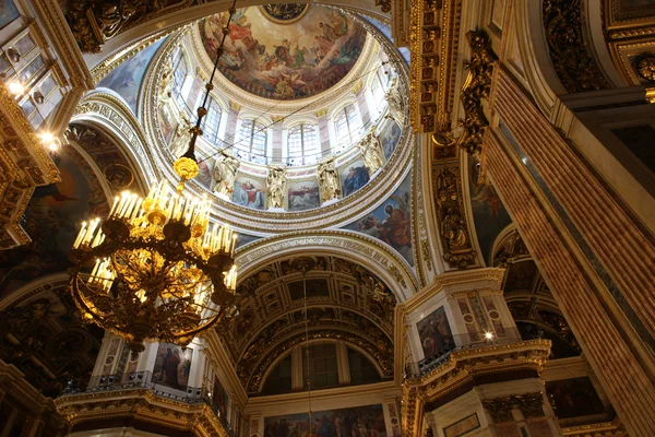 Intérieur de la cathédrale Saint-Isaac — Photo