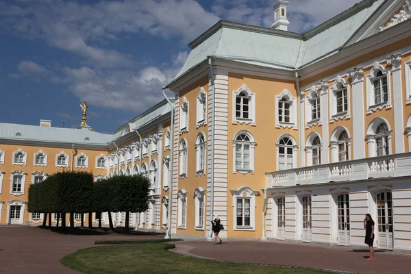 Parque em Peterhof — Fotografia de Stock