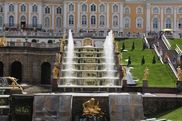 Fontaines en Peterhof — Photo