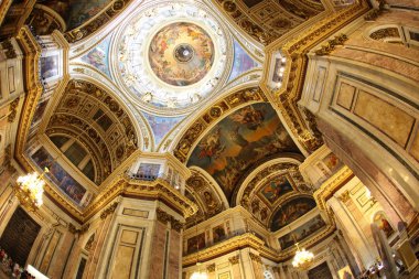 İç St. Isaac's Cathedral
