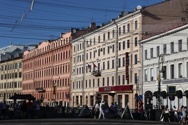 Nevsky Prospekt st.petersburg, Rosja. głównej ulicy Sankt Petersburga, planowane przez Piotra Wielkiego jako początek drogi do Nowogrodu i Moskwa — Zdjęcie stockowe