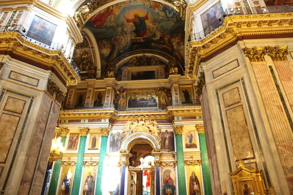 Intérieur de la cathédrale Saint-Isaac — Photo