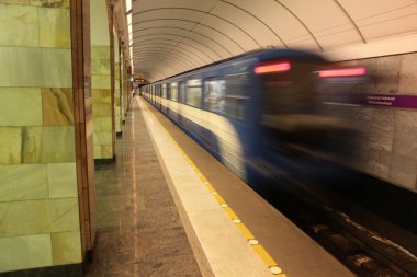 Metro İstasyonu admiralteiskaya