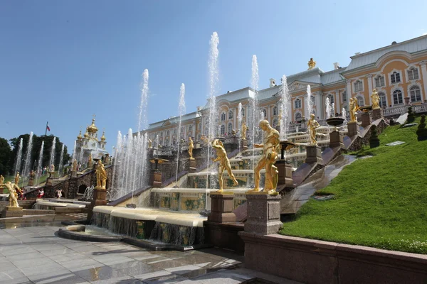 Grand cascade in Pertergof — Stock Photo, Image