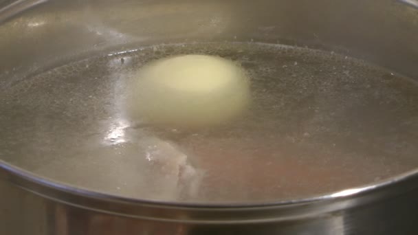 Chicken broth. — Stock Video