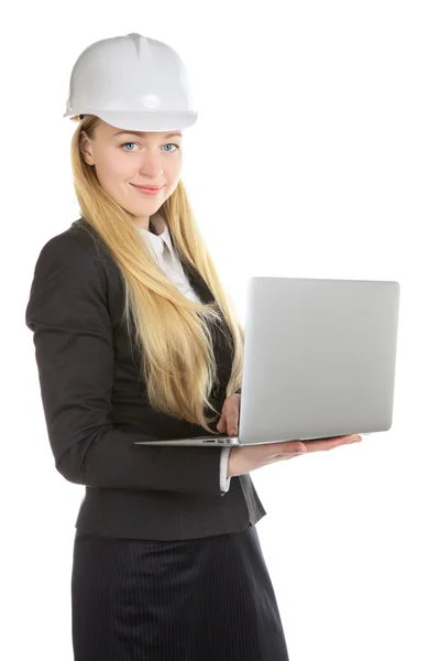 Женщина-инженер с ноутбуком — стоковое фото