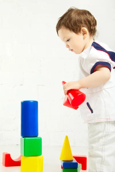 Bambino che gioca — Foto Stock