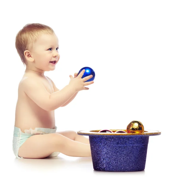 Bebé con bolas de Navidad — Foto de Stock