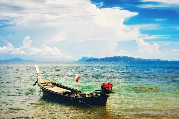 Barca lunga tailandese — Foto Stock
