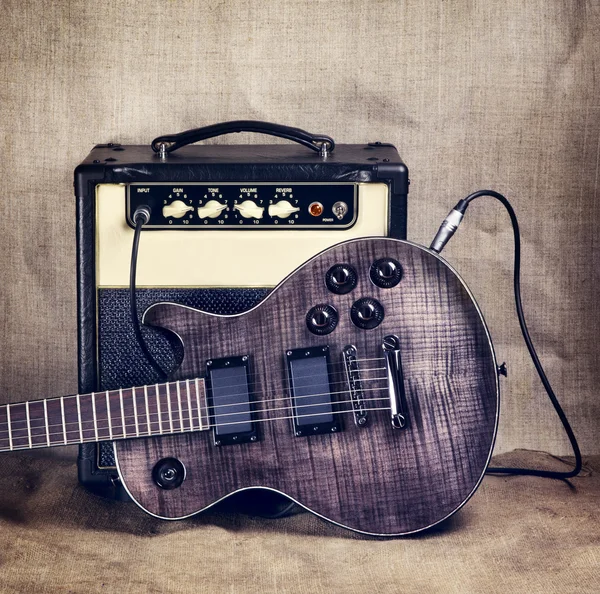 Electric Guitar and Amplifier — Stock Photo, Image