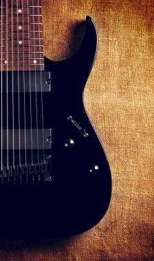 Sekiz-dizeleri gitar