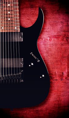Sekiz-dizeleri gitar