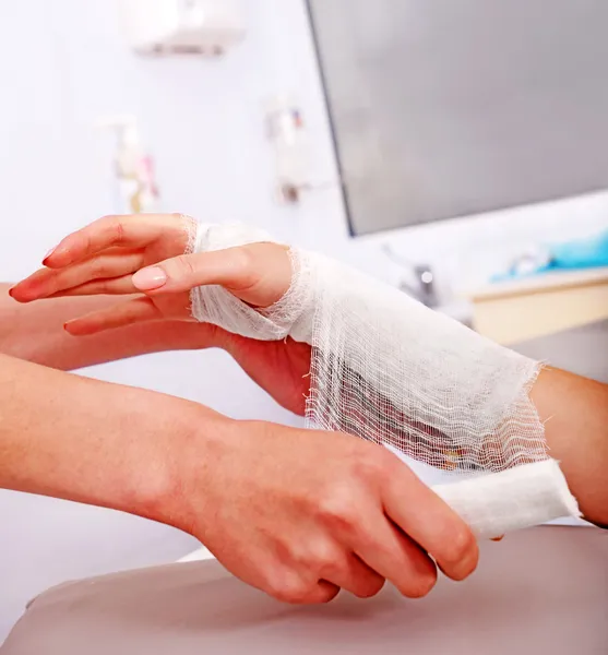 Bandage patienten på sjukhus. — Stockfoto