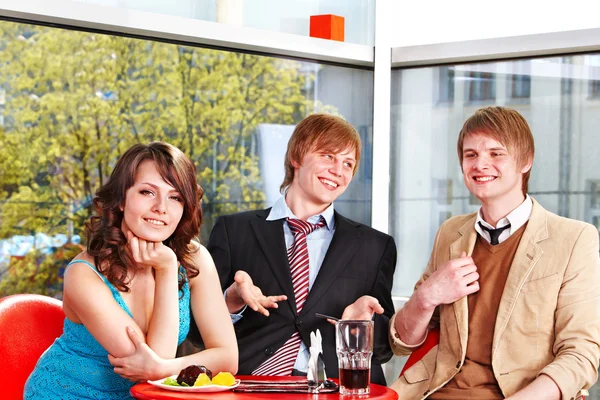 Group eating in cafe. — Stock Photo, Image