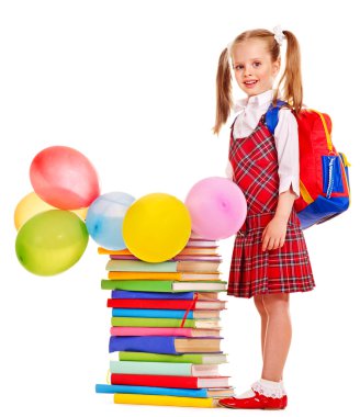 kind met rugzakalt sırt çantası ile.