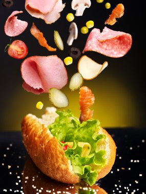 Madde ile hamburger.