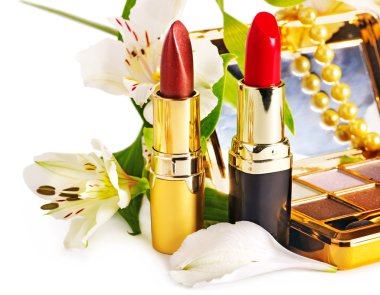 Dekoratif kozmetik ve çiçek.