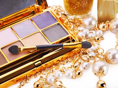 göz farı ile Dekoratif kozmetik .