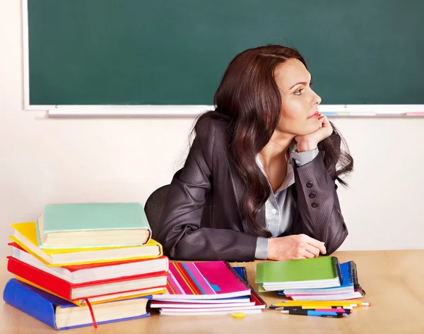 Kvinna i klassrummet. — Stockfoto