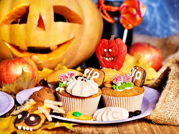 Halloween-Tisch mit Trick oder Leckerli — Stockfoto
