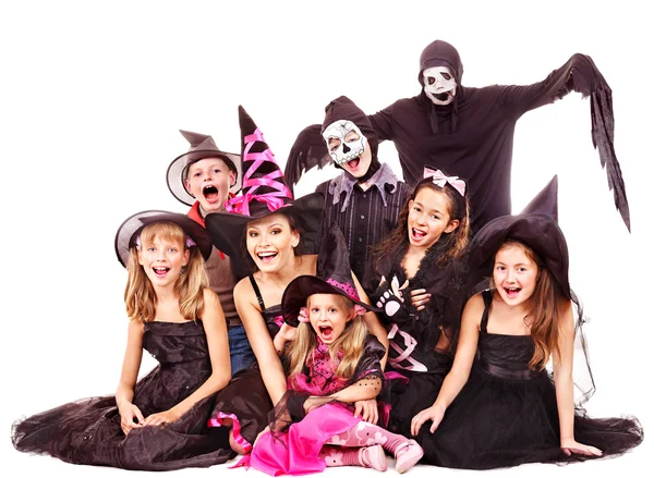 Вечеринка на Хэллоуин с группой детей  . — стоковое фото