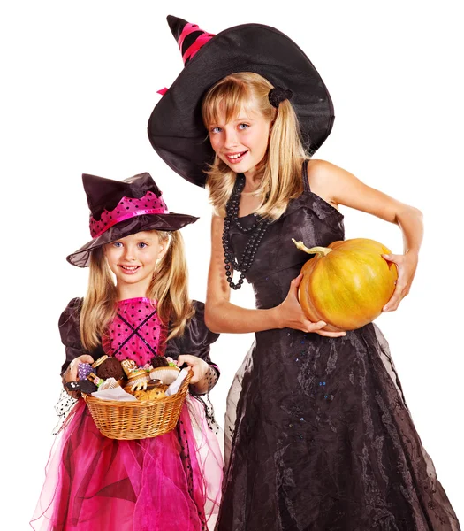 Bruja niños en fiesta de Halloween . — Foto de Stock