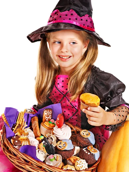 Heks kinderen op halloween party. — Stockfoto