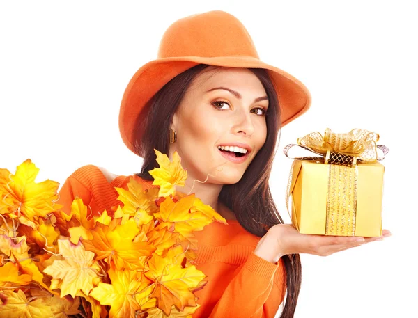 Woman holding autumn gift box . — Stock Fotó